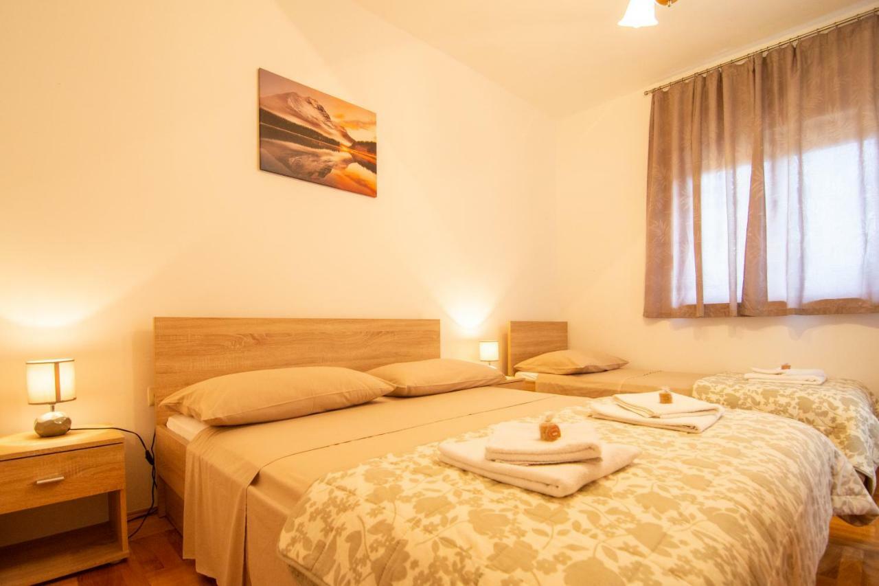 Apartmani Perkovic Gustirna Exterior photo