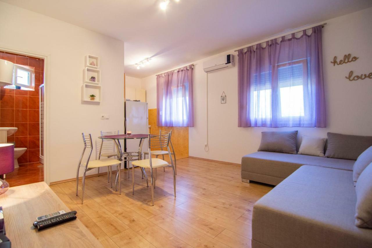 Apartmani Perkovic Gustirna Exterior photo
