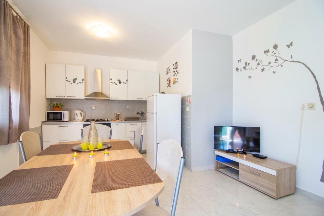 Apartmani Perkovic Gustirna Exterior photo